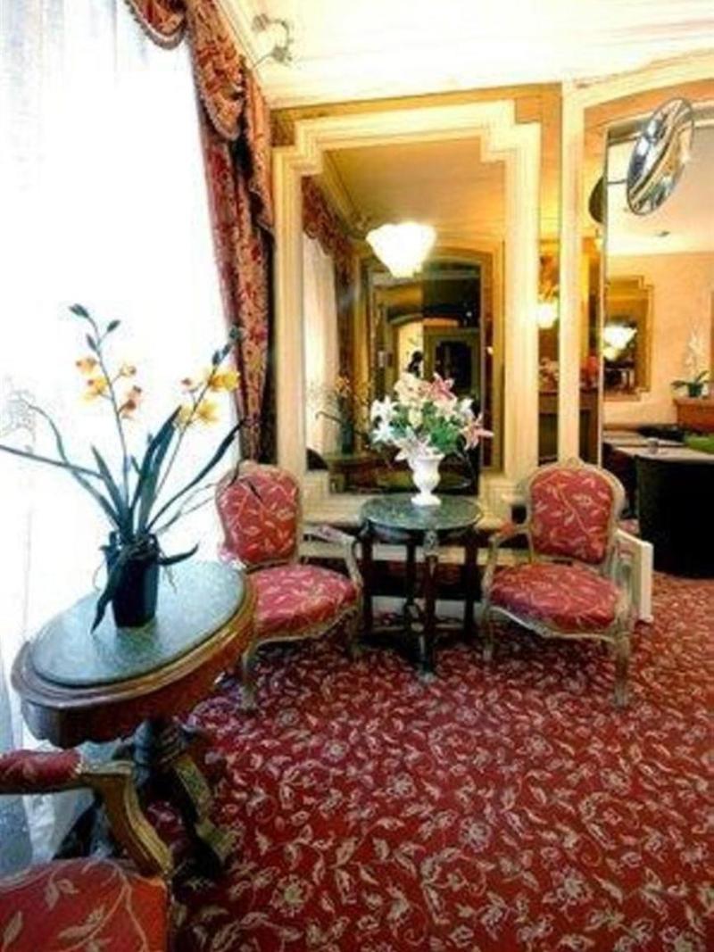 Hotel La Boetie ปารีส ภายนอก รูปภาพ